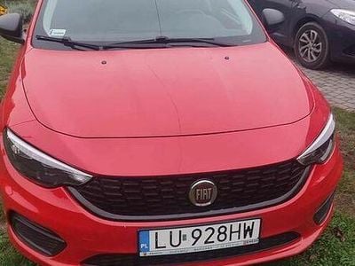 Czerwony Używany 2018 Fiat Tipo Sedan/Limuzyna | 37 800 zł (Uczciwa cena)