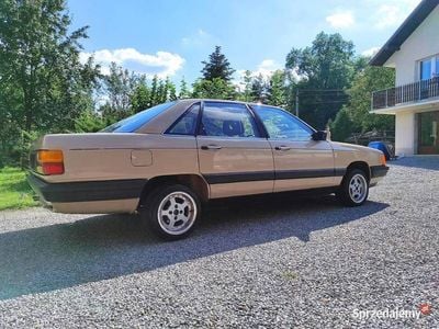Beżowy Używany 1983 Audi 100 Sedan/Limuzyna | 15 500 zł