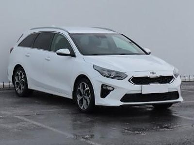 Biały Używany 2019 Kia Ceed Hatchback | 61 999 zł (Uczciwa cena)