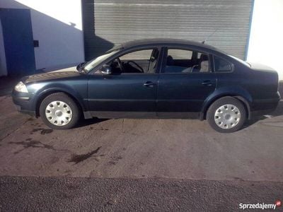 Używany VW Passat 102 KM (75 kW) 2004 Niebieski Sedan/Limuzyna