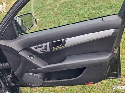 Czarny Używany 2008 Mercedes C320 AMG Kombi | 24 500 zł