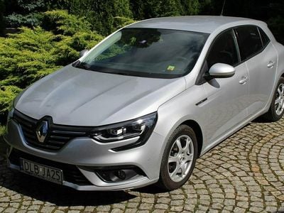 Używany Renault Mégane IV SE 116 KM (85 kW) 2018 Srebrny Hatchback