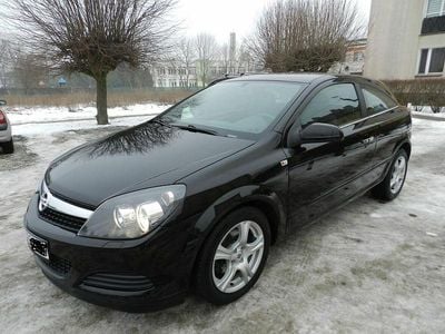 Używany Opel Astra 2010 Czarny Coupe