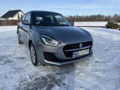 Używany Suzuki Swift 83 KM (61 kW) 2021 Srebrny Hatchback