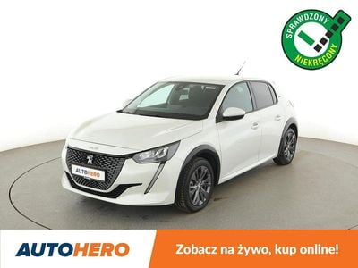 Biały (metalik) Używany 2021 Peugeot e-208 Hatchback | 58 900 zł (Drogi)
