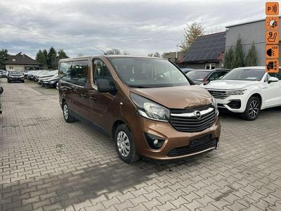 Brązowobeżowy Używany 2017 Opel Vivaro Minivan | 42 900 zł