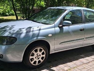 Nissan Almera