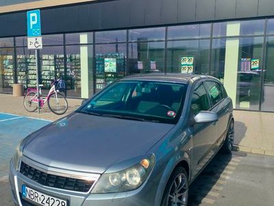Srebrny Używany 2006 Opel Astra Hatchback | 10 000 zł (Dość drogi)
