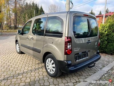 Używany 2017 Citroën Berlingo SELECTION Minivan | 31 900 zł