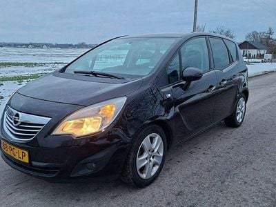 Używany Opel Meriva 140 KM (102 kW) 2012 Czarny Minivan