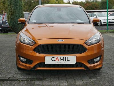 Pomarańczowy (metalik) Używany 2017 Ford Focus ST-Line Hatchback | 46 000 zł