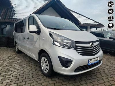 Srebrny Używany 2017 Opel Vivaro Minivan | 44 900 zł