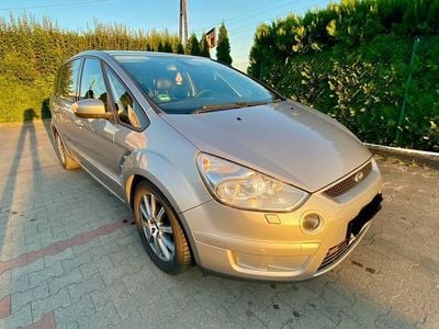 Srebrny Używany 2008 Ford S-MAX Titanium Minivan | 17 000 zł