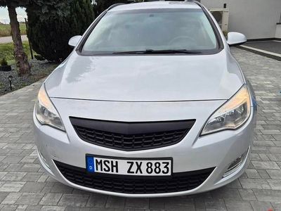 Używany Opel Astra 2011 Srebrny Kombi