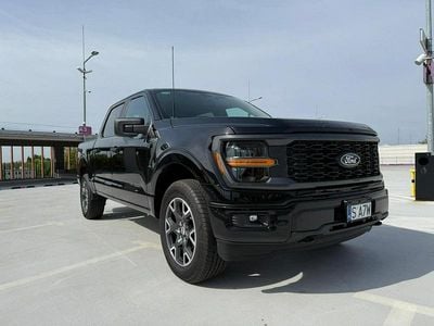 Czarny (metalik) Używany 2024 Ford F-150 STX Pickup | 252 777 zł