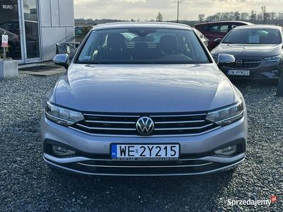 Srebrny Używany 2021 VW Passat Business Sedan/Limuzyna | 79 900 zł (Uczciwa cena)
