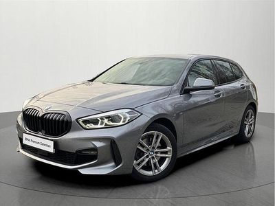 Szary skyscraper m metalizowany Używany 2023 BMW 118 Shadowline Hatchback | 124 900 zł (Drogi)