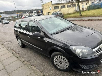 Używany Opel Astra 110 KM (80 kW) 2010 Czarny Kombi