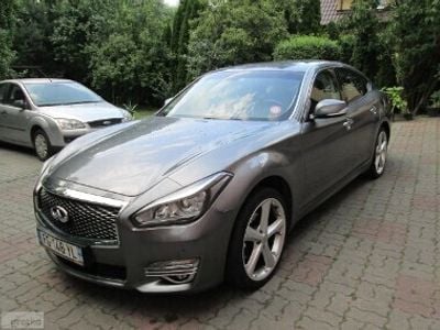 Używany Infiniti Q70 180 KM (132 kW) 2016 Szary Sedan/Limuzyna