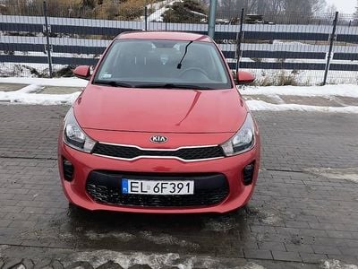 Używany Kia Rio 84 KM (61 kW) 2017 Wiśniowy Hatchback