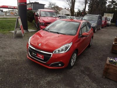 używany Peugeot 208 1.2dm 82KM 2017r. 66 348km