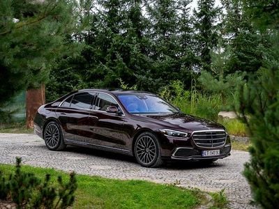 Bordowy (metalik) Używany 2022 Mercedes S500 Sedan/Limuzyna | 399 777 zł