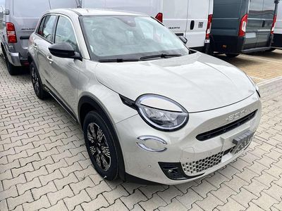 Lakier metalizowany kremowy cappucino Nowe 2025 Fiat 600 Pop Hatchback | 102 000 zł (Uczciwa cena)