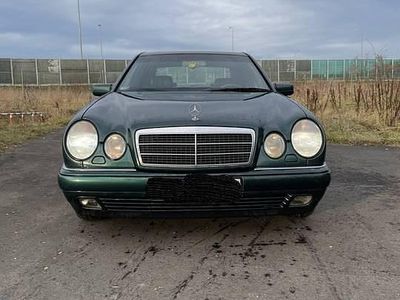 Używany 1996 Mercedes E280 | 11 900 zł