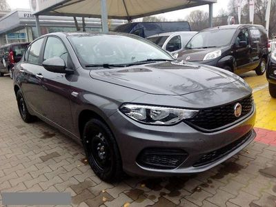 Używany Fiat Tipo 95 KM (69 kW) 2017 Szary (metalik) Sedan/Limuzyna