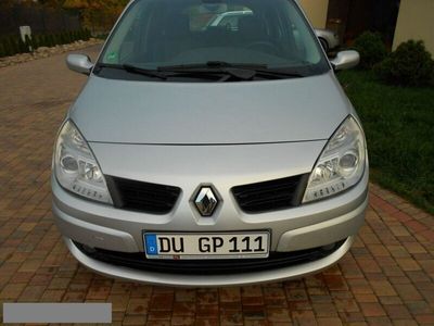 używany Renault Scénic II 1.6dm 111KM 2007r. 98 000km