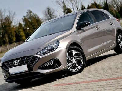 Używany Hyundai i30 Premium 160 KM (117 kW) 2022 Brązowobeżowy Hatchback
