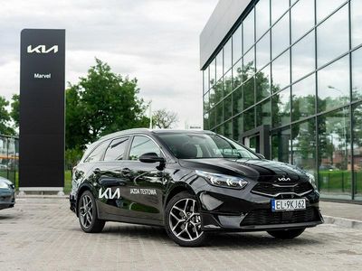 Czarny (metalik) Używany 2024 Kia Ceed Hatchback | 118 800 zł (Dość drogi)