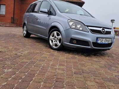 Srebrny Używany 2006 Opel Zafira Minivan | 10 000 zł (Dość drogi)