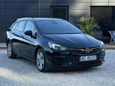 Czarny (metalik) Używany 2021 Opel Astra Edition Kombi | 44 900 zł (Uczciwa cena)