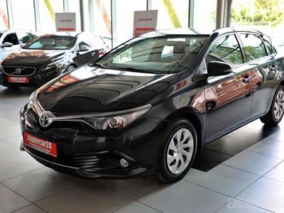 używany Toyota Auris hatchback