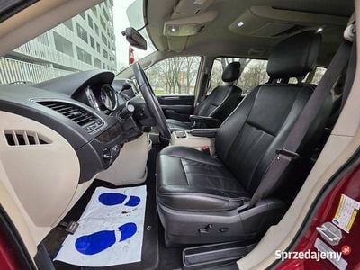 Używany 2015 Chrysler Town & Country Touring Minivan | 47 900 zł