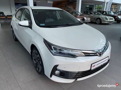 Używany Toyota Corolla 132 KM (97 kW) 2016 Biały Sedan/Limuzyna