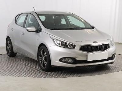 Srebrny Używany 2012 Kia Ceed Hatchback | 25 999 zł (Uczciwa cena)