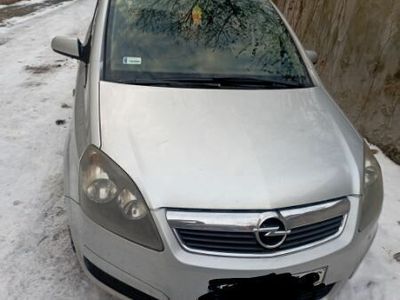 używany Opel Zafira 2.2 2007r