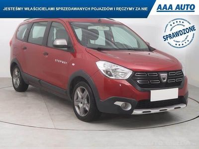 Używany Dacia Lodgy 2021 Czerwony Minivan