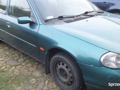 używany Ford Mondeo Mondeo mk2 silnik zetec 1,8 2,0 16vkombi na częścimk2 silnik zetec 1,8 2,0 16vkombi na części