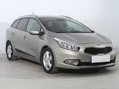 Srebrny Używany 2015 Kia Ceed Hatchback | 30 699 zł (Dobra cena)