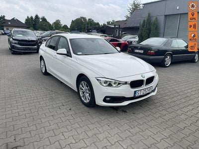 Biały Używany 2018 BMW 318 Sedan/Limuzyna | 29 900 zł