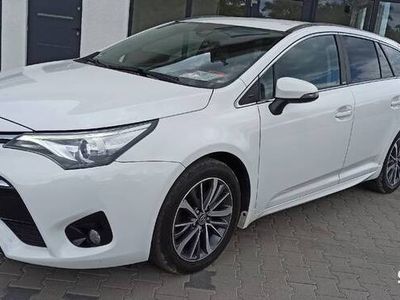 używany Toyota Avensis 