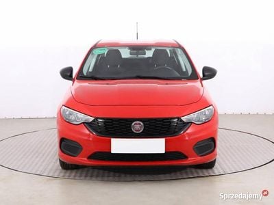 Czerwony Używany 2019 Fiat Tipo Sedan/Limuzyna | 35 999 zł (Uczciwa cena)