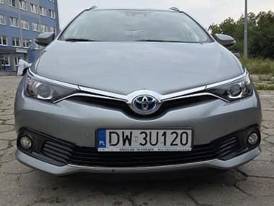 Szary Używany 2017 Toyota Auris Hybrid Kombi | 54 500 zł