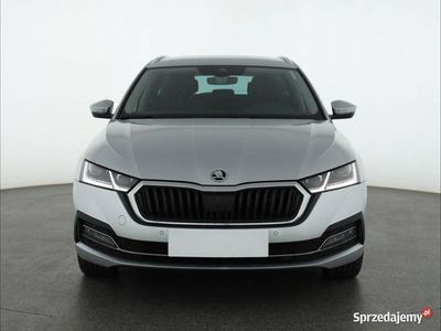 Srebrny Używany 2022 Skoda Octavia Kombi | 68 499 zł (Uczciwa cena)
