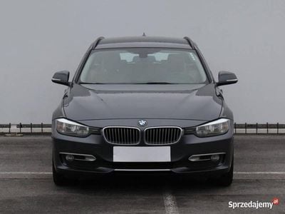 Używany BMW 318 2015 Szary Kombi