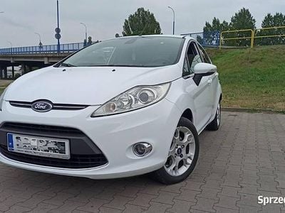 Biały Używany 2012 Ford Fiesta Hatchback | 18 900 zł (Uczciwa cena)