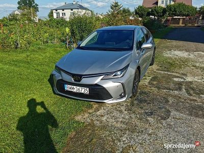 Używany Toyota Corolla 2022 Srebrny Sedan/Limuzyna